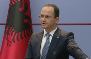 Importi i mbetjeve. Ekspertet: Te ndalohet me ligj djegia