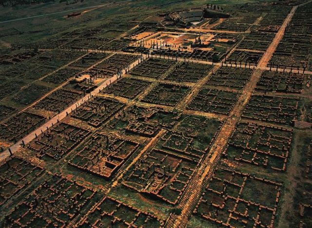 Qyteti 2000 vjecar Timgad, zbulohen rrenojat
