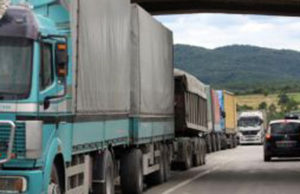 Kamionet me mallra, hiqet detyrimi i peshimit