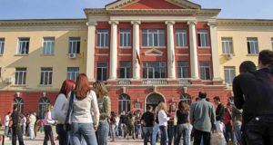 Ja sa do jene tarifat vjetore te universiteteve