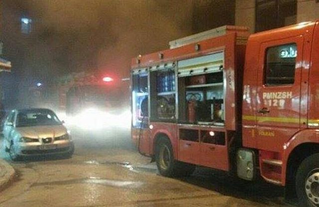 Zbardhen pamjet, autoret i vune flaken me benzine makines se Mumajesit
