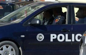 Grabitje ne nje fabrike sheqeri ne rrugen Tirane-Vore