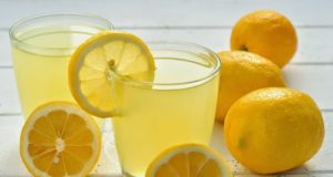 Vetite kuruese te ujit me limon