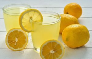 Vetite kuruese te ujit me limon