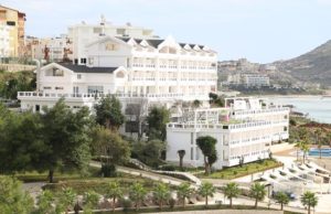 “Cilët janë tre ministrat që janë filmuar me dashnoret te hoteli i Balilit”