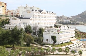 “Cilët janë tre ministrat që janë filmuar me dashnoret te hoteli i Balilit”