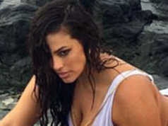 Ashley Graham shfaqet “sexy” ne Fixhi