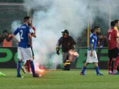 Itali – Shqiperi, nje stjuart plagoset nga fishekzjarret