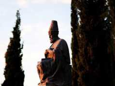 Rama uron besimtaret bektashinj per festen e Sulltan Novruzit