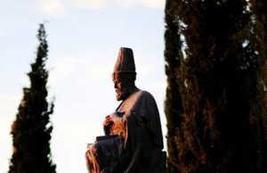 Rama uron besimtaret bektashinj per festen e Sulltan Novruzit