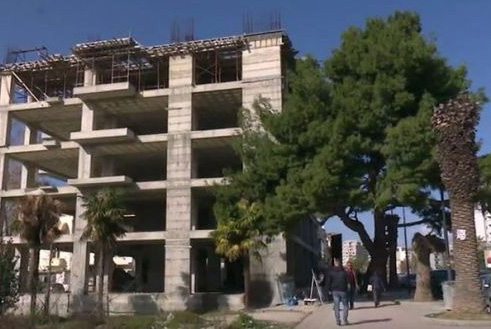 Vlore, pallati i projektuar 13-katesh, do te shembet me tritol