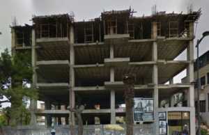 Vlore, neser do te shembet pallati 5-katesh. Policia njofton banoret