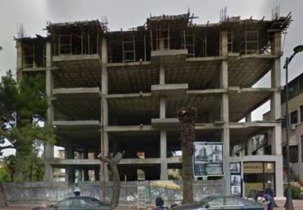 Vlore, neser do te shembet pallati 5-katesh. Policia njofton banoret