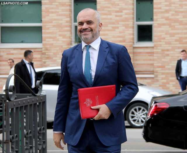 Rama i pergjigjet Metes: “Qeveria nuk është si Hotel Rozafa, disa ikin e disa vijne”