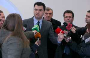 Mero Baze: Ka 2 rrugë si mund ta sjelli Basha PD-në në pushtet