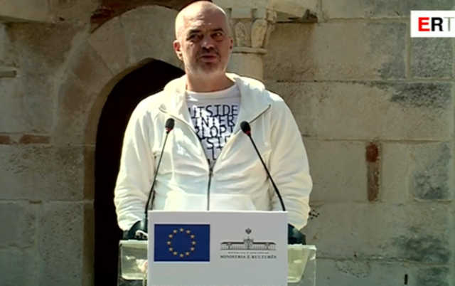 Kryeministri Rama nga Apolonia: “Nuk është koha për të bllokuar rrugët e Shqipërisë”