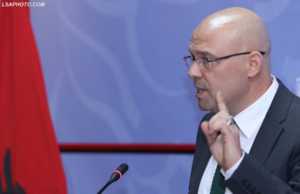 Ylli Manjani hedh poshte PS dhe LSI. Del ne mbrojtje te PD