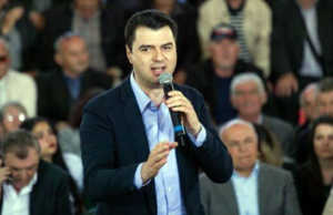 Ambasadat thirrje qytetareve: Shmangni sheshin dhe protesten