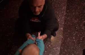 Kryeministri Edi Rama poston video teksa luan me Zahon