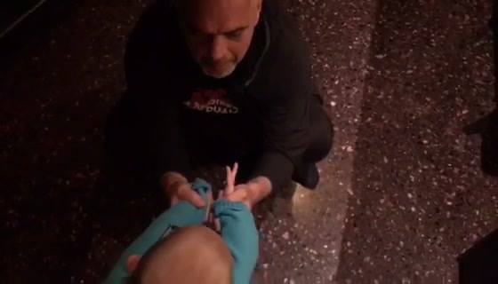 Kryeministri Edi Rama poston video teksa luan me Zahon