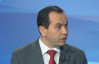 Burri zbulon mesazhet e gruas teksa e tradheton me kandidatin për Avokat të Popullit Jordan Daci