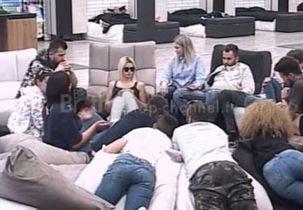 Plas sherri midis shoqeve shkodrane