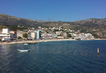 Himare, nje 35-vjecar i jep fund jetes duke u vetevarur