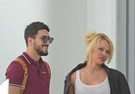 Fatmir Hysenbelliu dhe Pamela Anderson fotografohen nga Daily Mail
