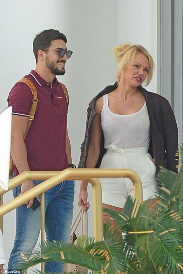 Fatmir Hysenbelliu dhe Pamela Anderson