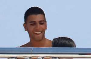 Kourtney Kardashian mahnit ne Kane me format teper seksi