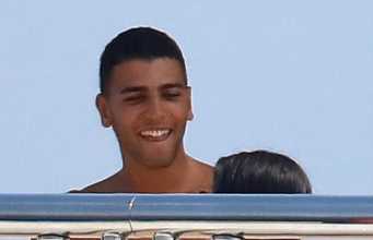 Kourtney Kardashian mahnit ne Kane me format teper seksi