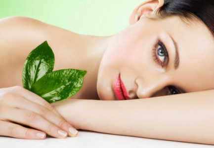 Ekspertët e bukurisë, 6 faktorët që dëmtojnë lëkurën, si t’i shmangim Lekure e paster