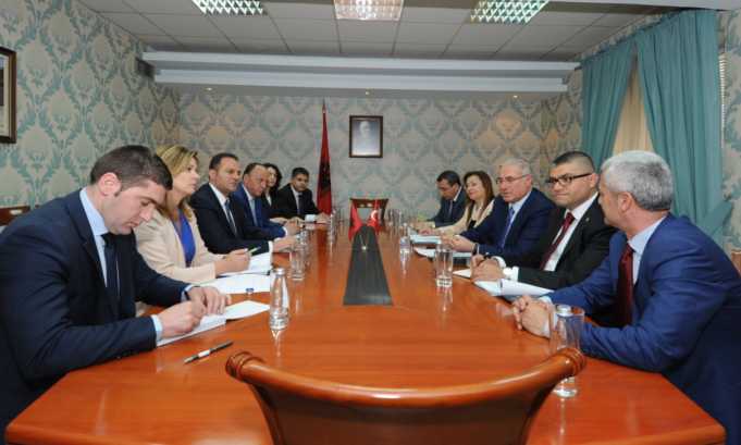 Grushti i shtetit, Turqia kerkon hetime ne Shqiperi per disa persona