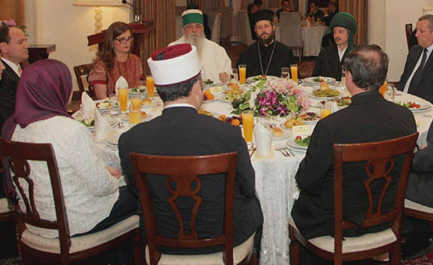 Nishani shtron iftar per komunitetin mysliman