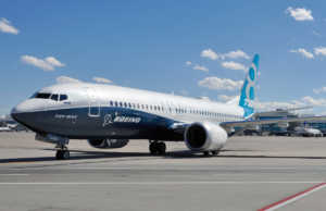Boeing prezanton modelin e fundit, 737 Max jetliners.