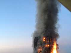 Londer, digjet kulla 27 kateshe, njerezit kercejne nga dritaret