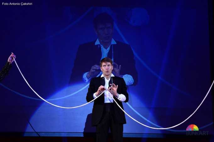 Iluzionisti italian Walter Rolfo sjell magjine ne Bunkart