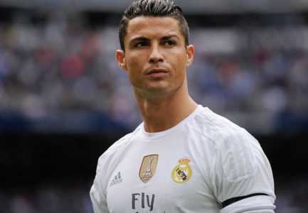 Cristiano Ronaldo behet baba perseri