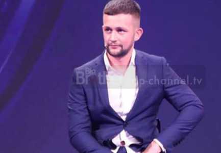 Video erotike, Donaldi e pranon: Jam unë personazhi në video