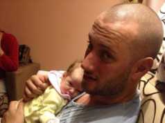 Aktori Florian Binaj shpreh dashurine per femijet me nje tatuazh te vecante