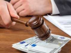 Zbatimi i ligjit te Vetingut, zyrtaret shesin pasurite e paluajtshme