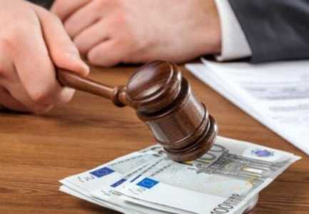 Zbatimi i ligjit te Vetingut, zyrtaret shesin pasurite e paluajtshme