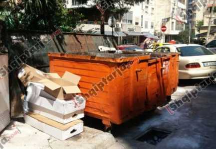 Mikel Shallari u zbulua nga rrobat qe hodhi ne koshin e plerave