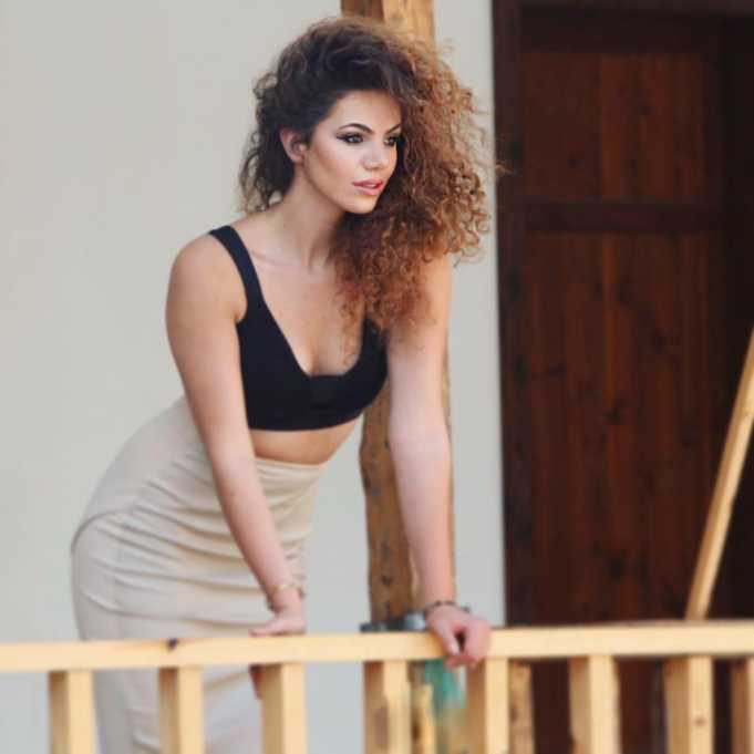 Megi ka lene Ameriken per te drejtuar lokalin e saj ne Korçe Megi Duro