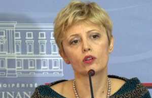 Zv/ministrja e Ministrisë së Financave: Asnjë zyrtar nuk është shkarkuar nga puna!