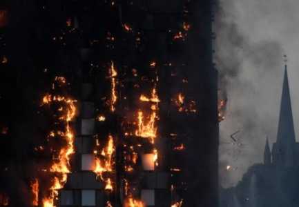 Zjarri në Londër: Gjashtë të vrarë pasi Kulla e Grenfell u mbulua nga flakët