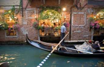 17 destinacionet më romantike në të gjithë botën