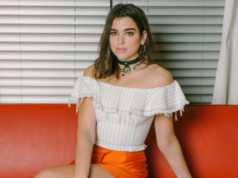 Dua Lipa bashkëpunon me Chris Martin të Coldplay për një këngë të re në albumin e saj të ri