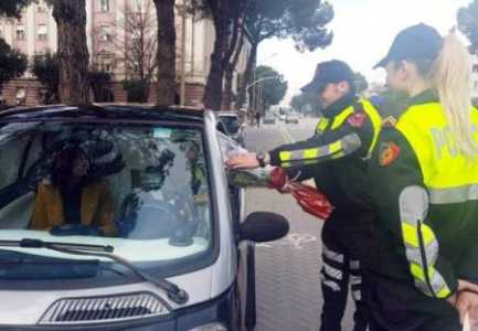 Policja 25-vjecare denoncon Tiranasin, me shqeteson ne telefon