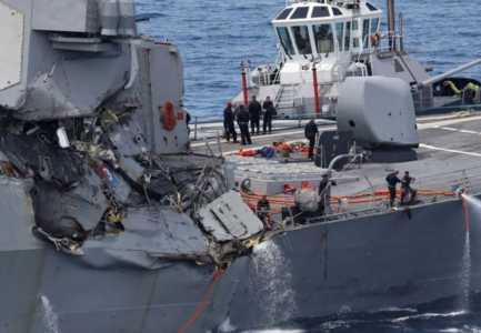 Anija amerikane me e sofistikuar ne bote perplaset me nje anije kontenieresh